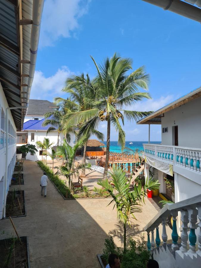 Zenobia Beach Resort Нунгви Екстериор снимка