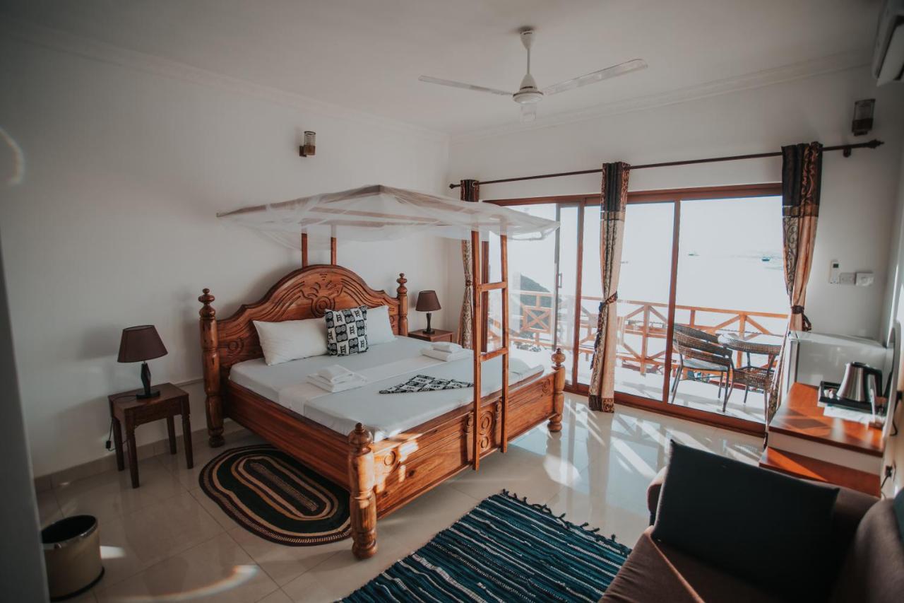 Zenobia Beach Resort Нунгви Екстериор снимка