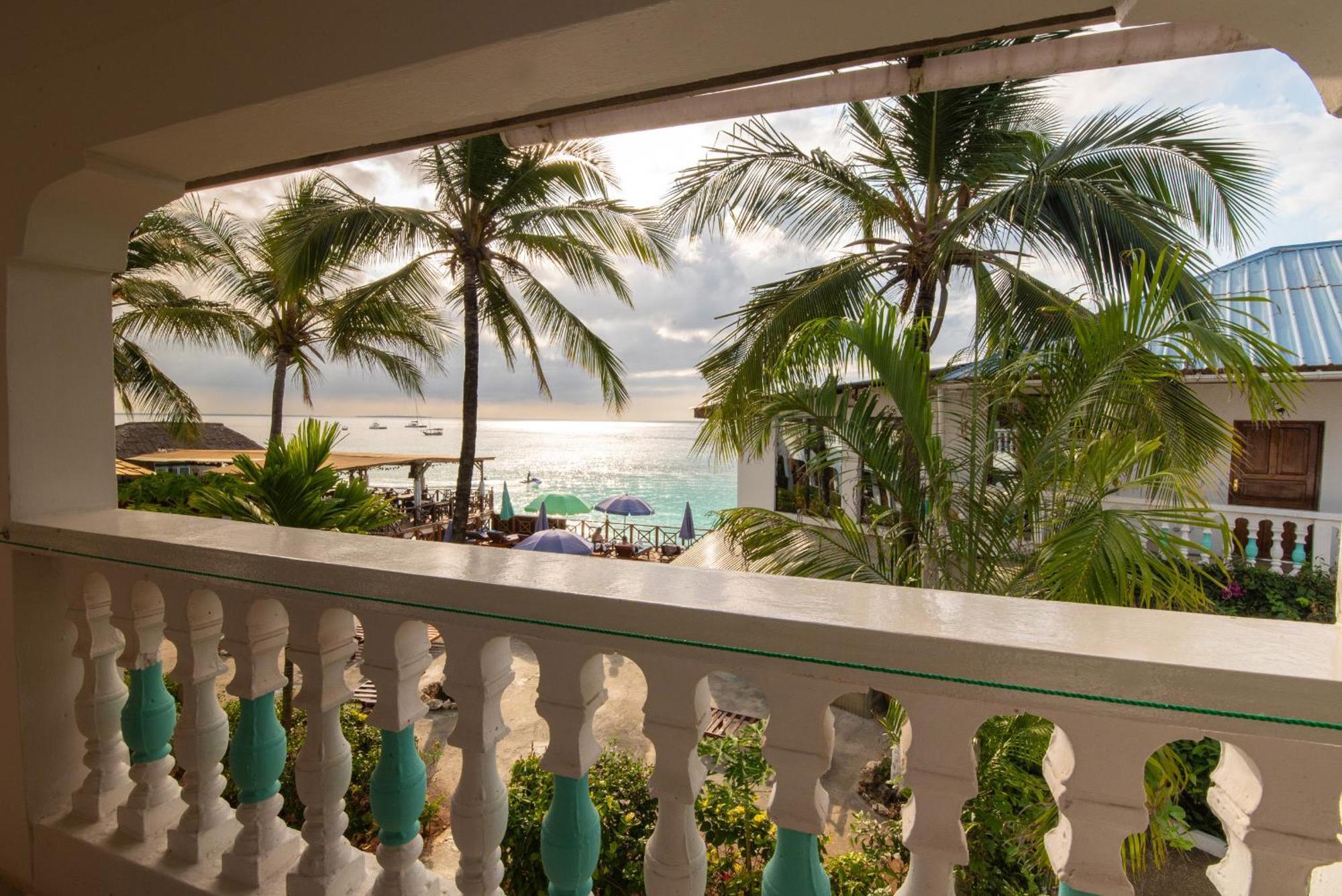 Zenobia Beach Resort Нунгви Екстериор снимка